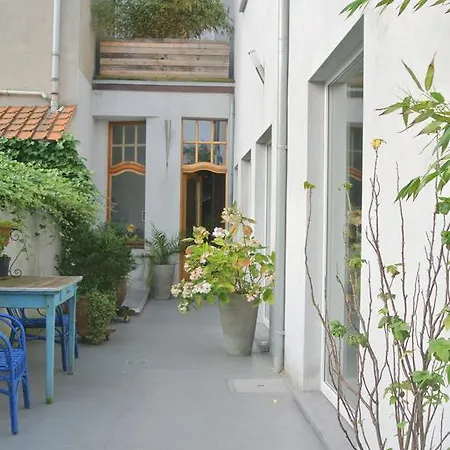 Azee B&B