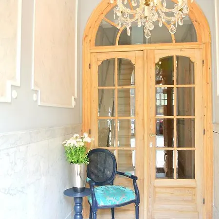 Azee B&B