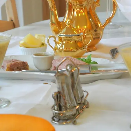 Azee Bed & Breakfast Ostend
