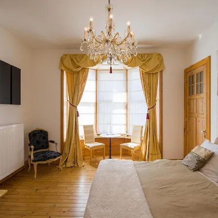 Azee Bed & Breakfast Ostend